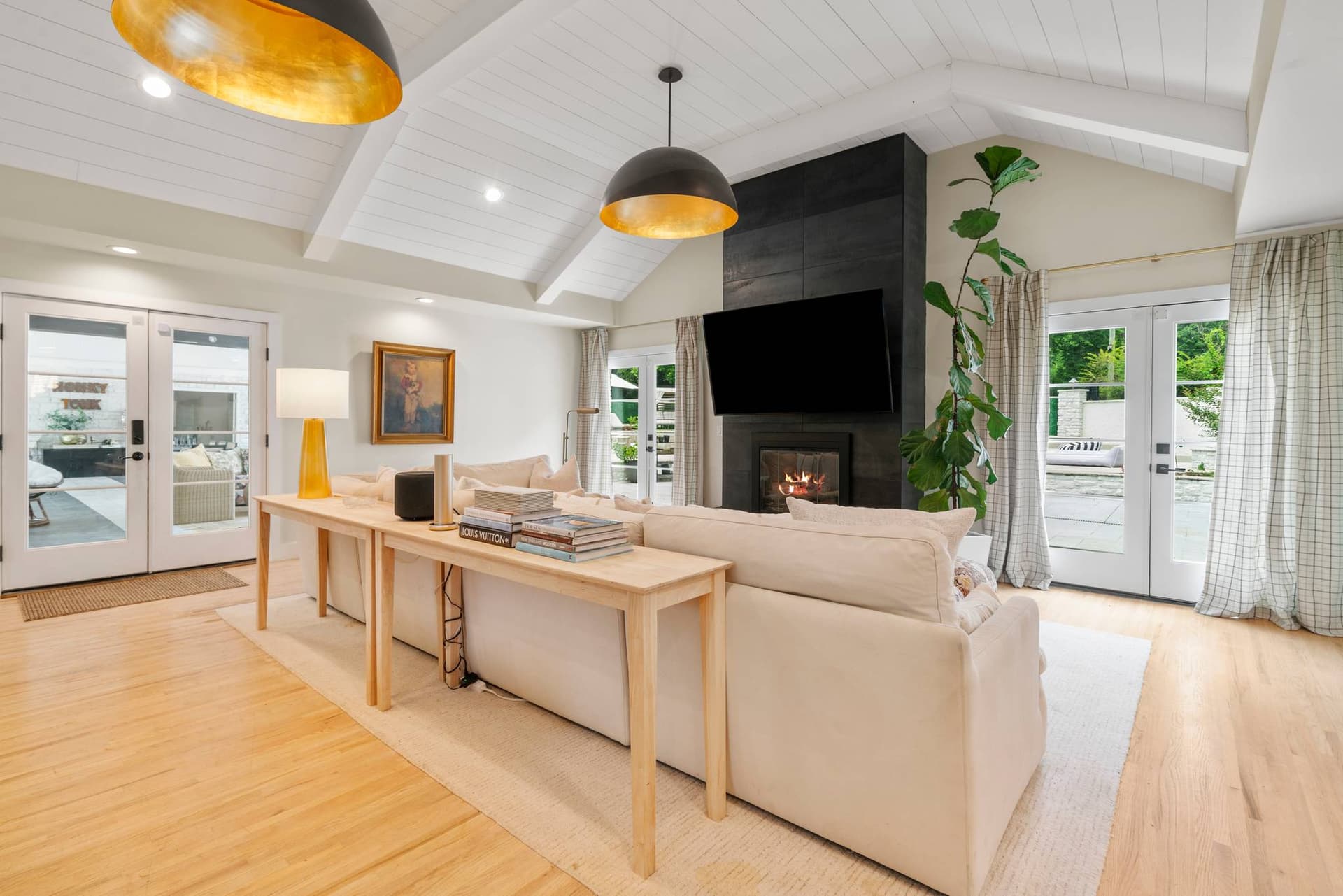 Nashville Entertainer - Image 24