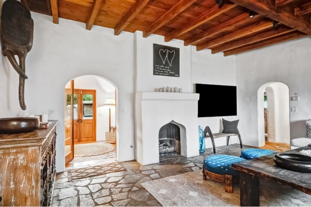 Hacienda Hideaway - Image 11