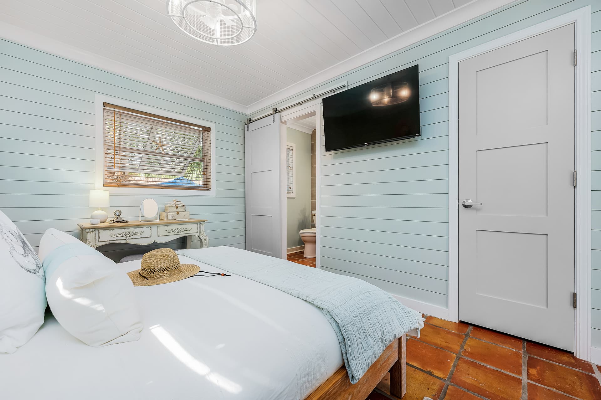 Seaview Hideaway House - Image 25