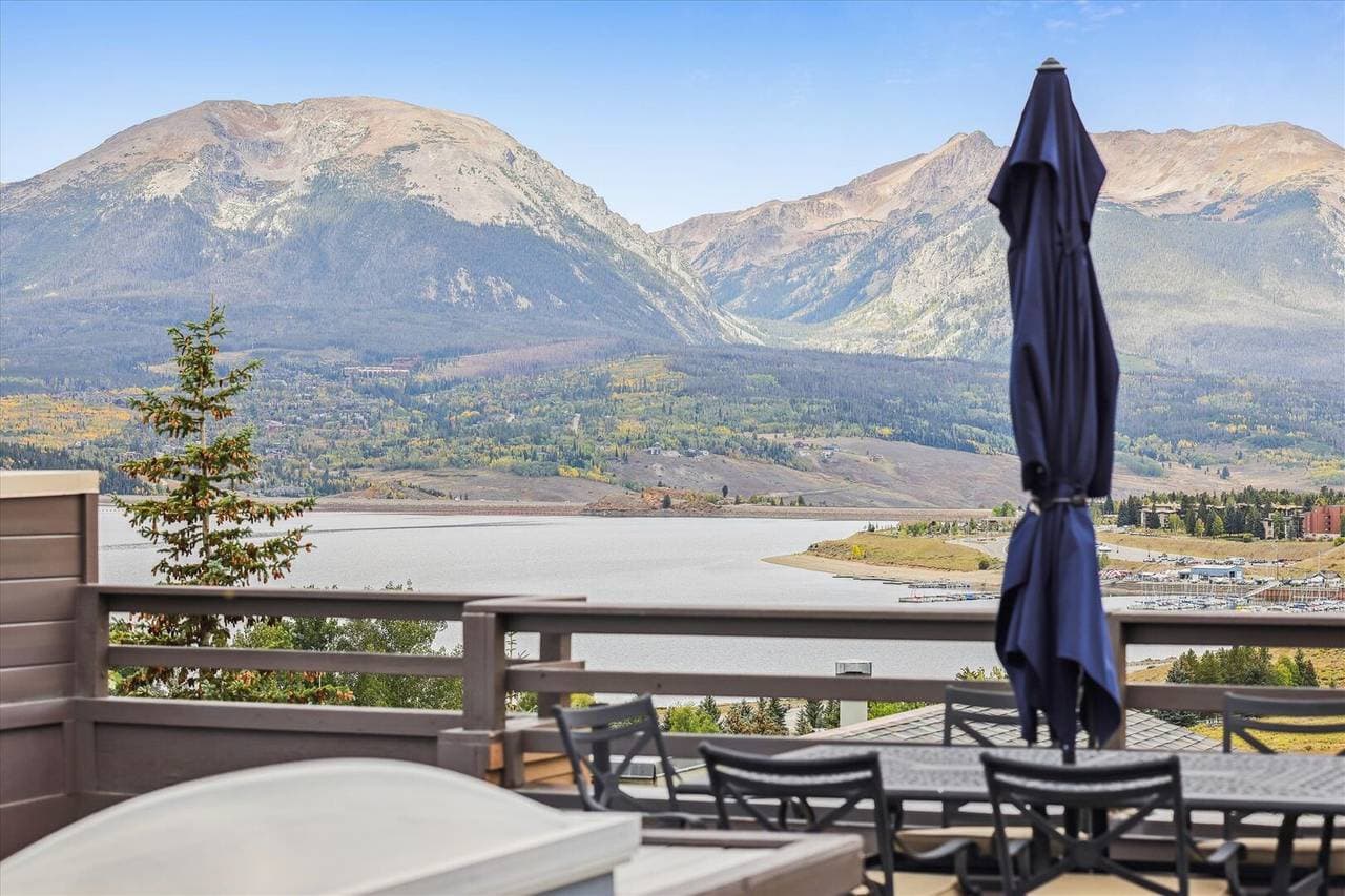 Corinthian Bella Vista - Image 40