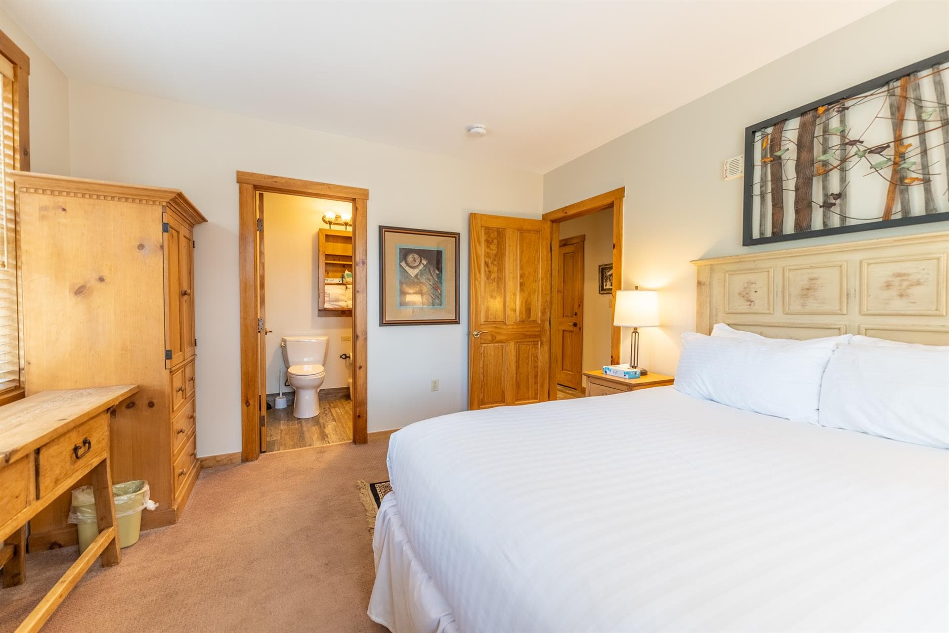 Peakview Penthouse Retreat - Image 28