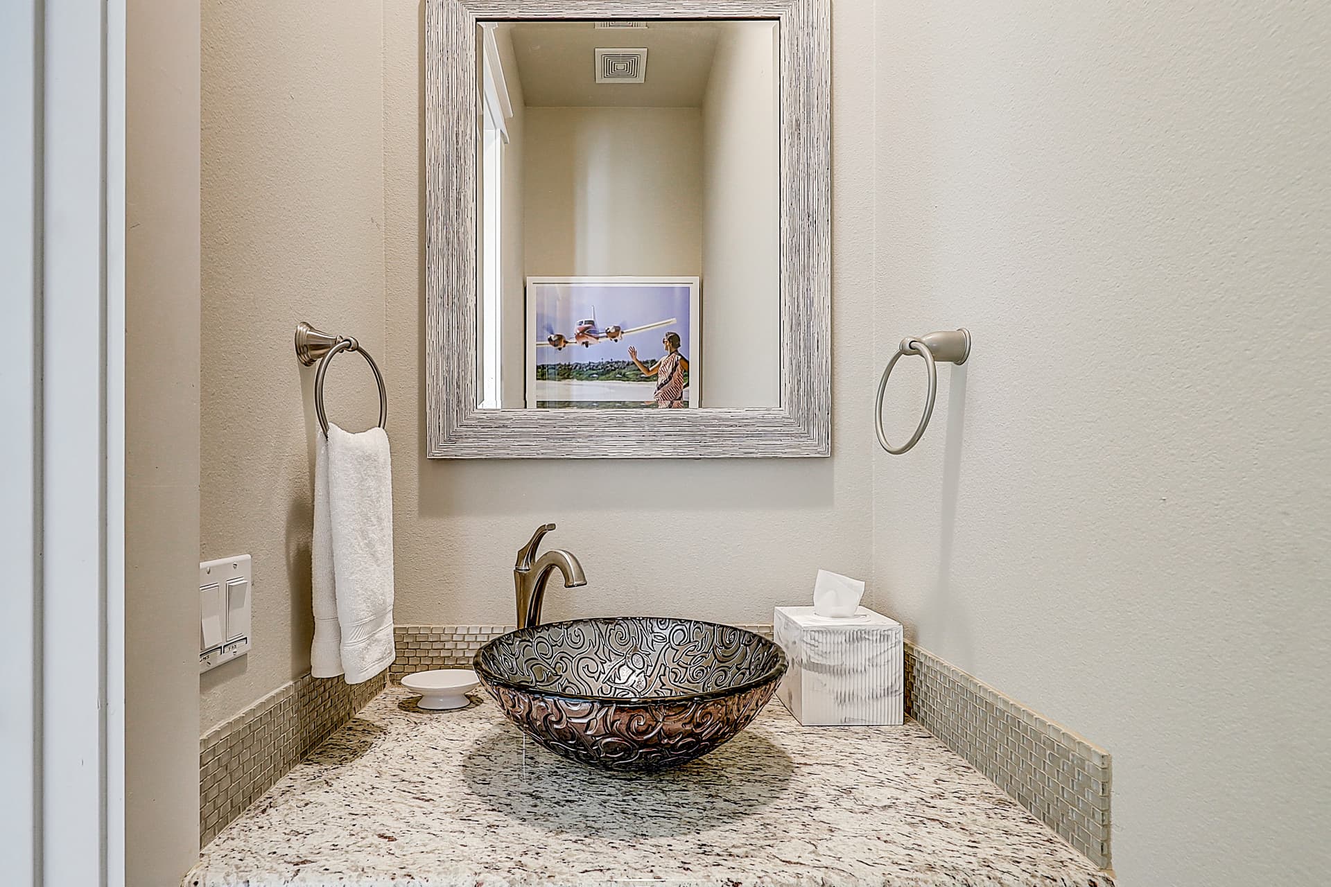 Sunrise Avenue House - Image 35