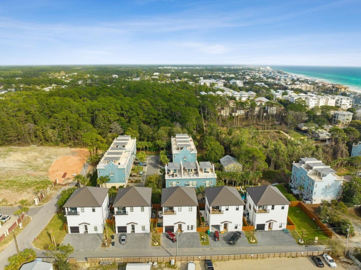 Summer Lane - Image 63