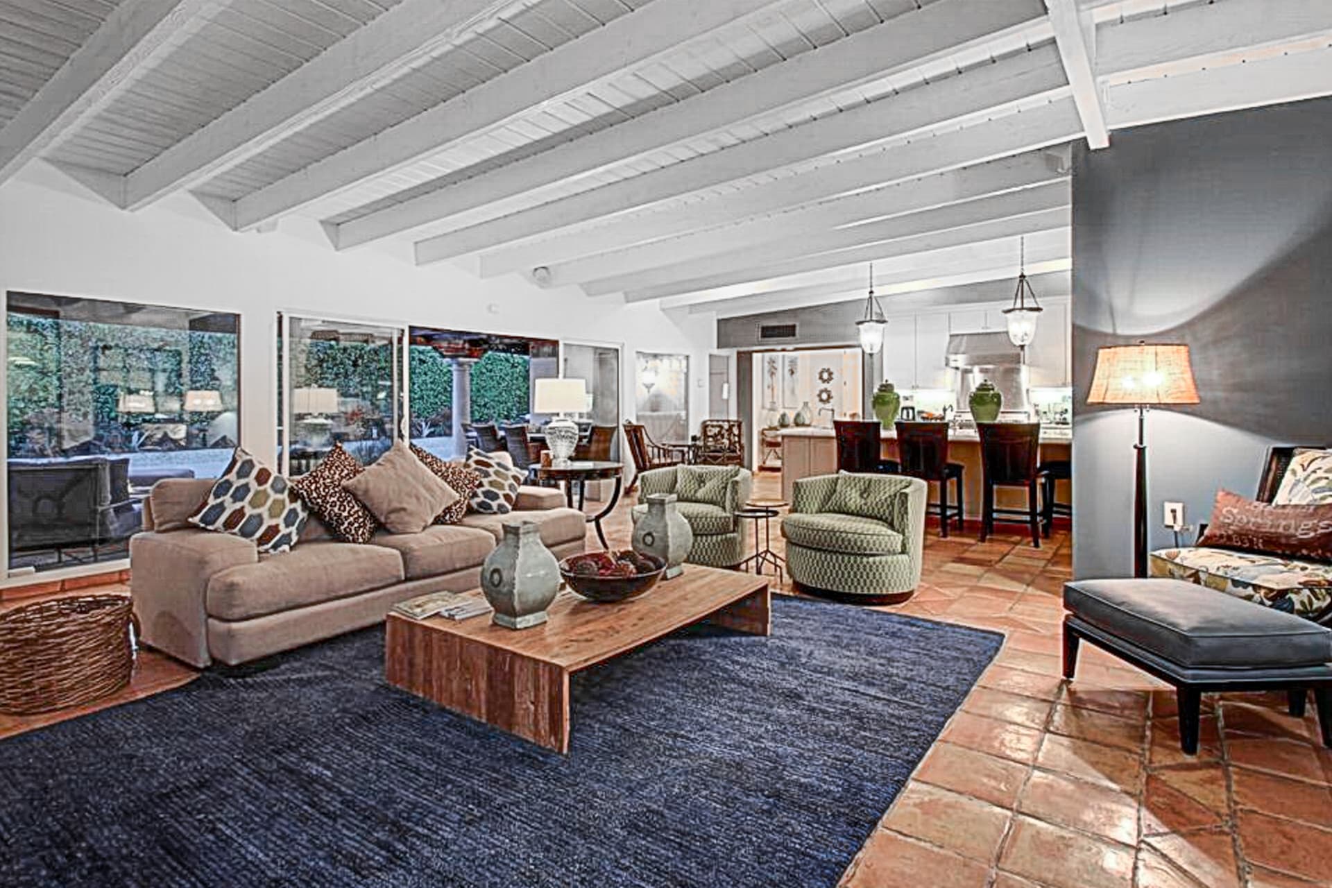 Club 1070 Home - Image 6