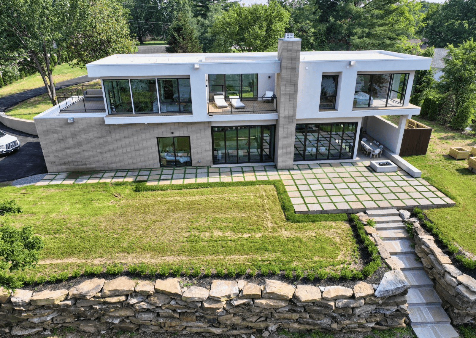 Nashville Lakeside Modern - Image 18