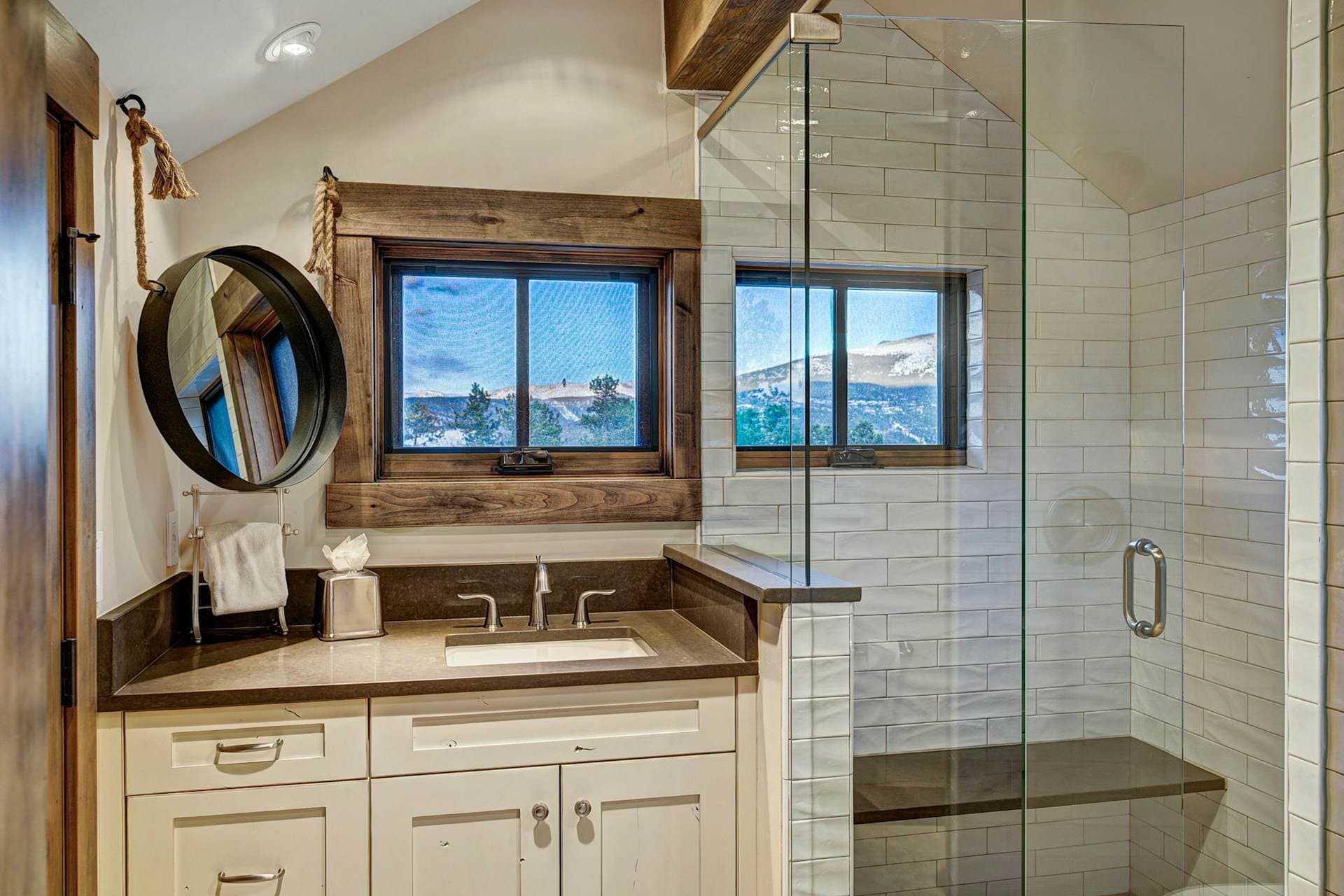 Skiers Palace - Image 26