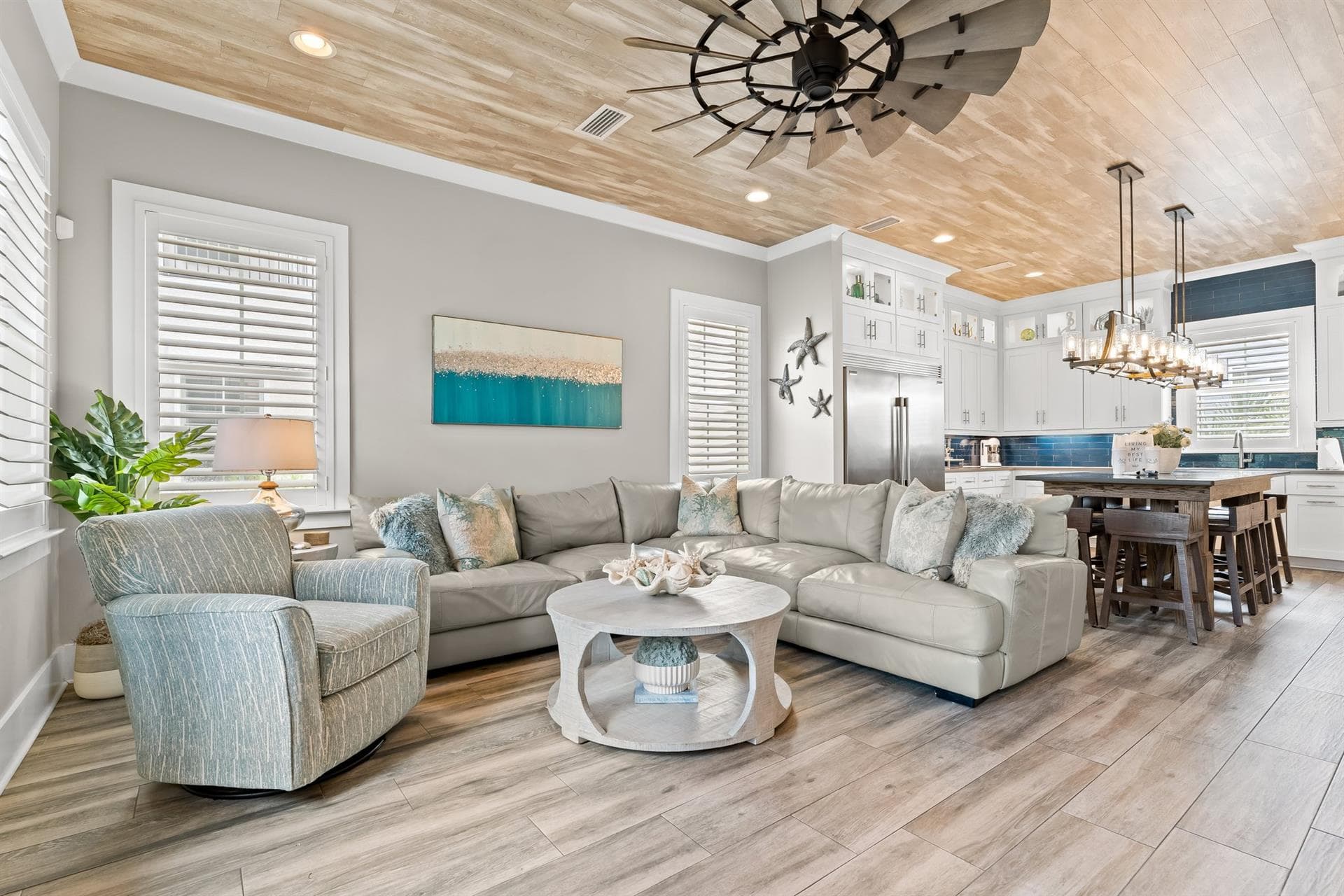 Aqua Luxe Place  - Image 4