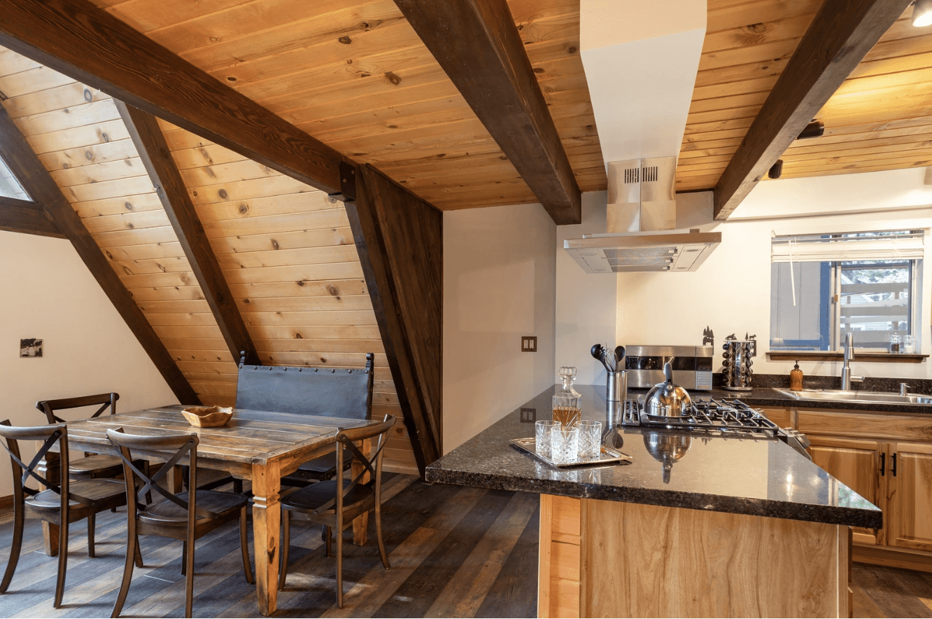 Bear's Lair - Image 8