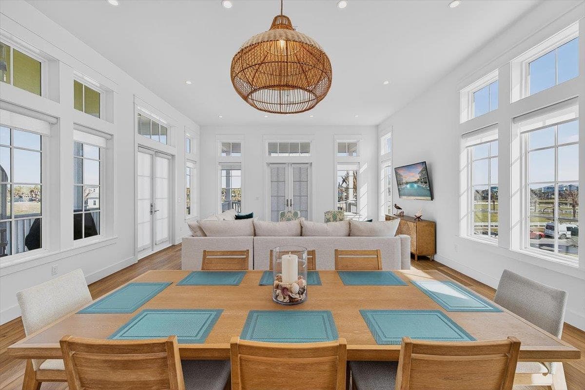 Sunny Shores - Image 5