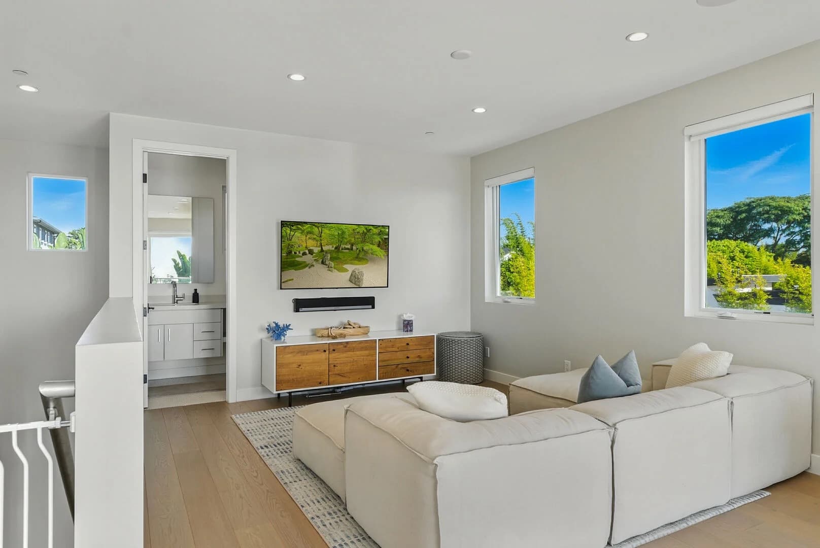 Coastal Paradise - Image 43