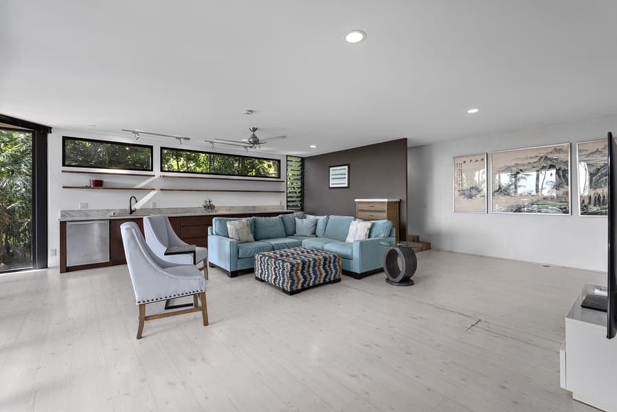 Tantalus Glass Home - Image 10