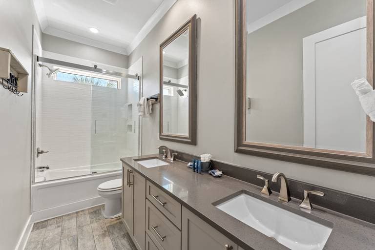 Aquaholic House - Image 26