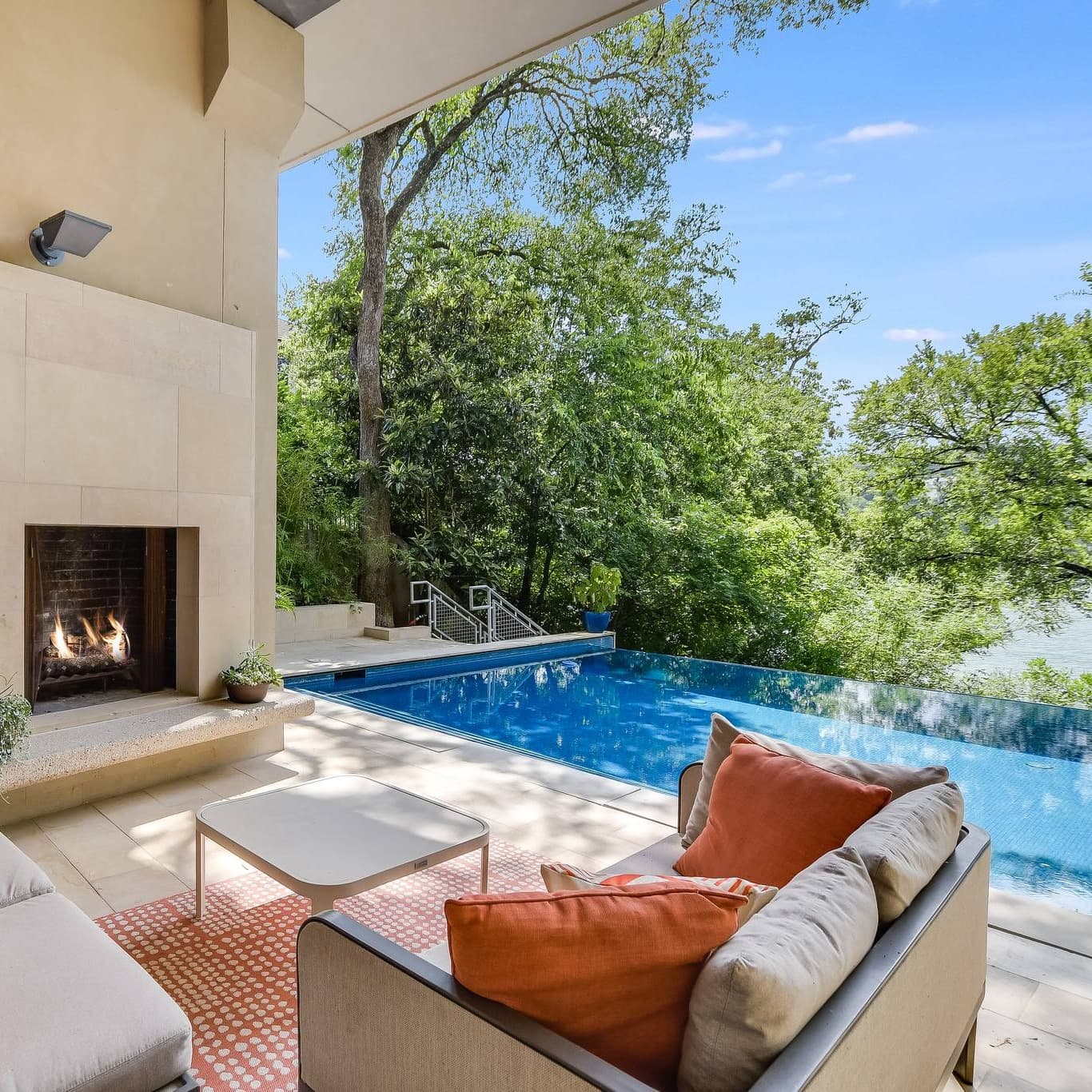 Waterfalls on the Lake Villa - Image 1