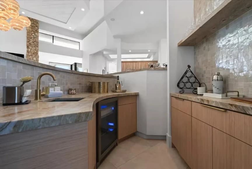 Bravo Beach House - Image 14