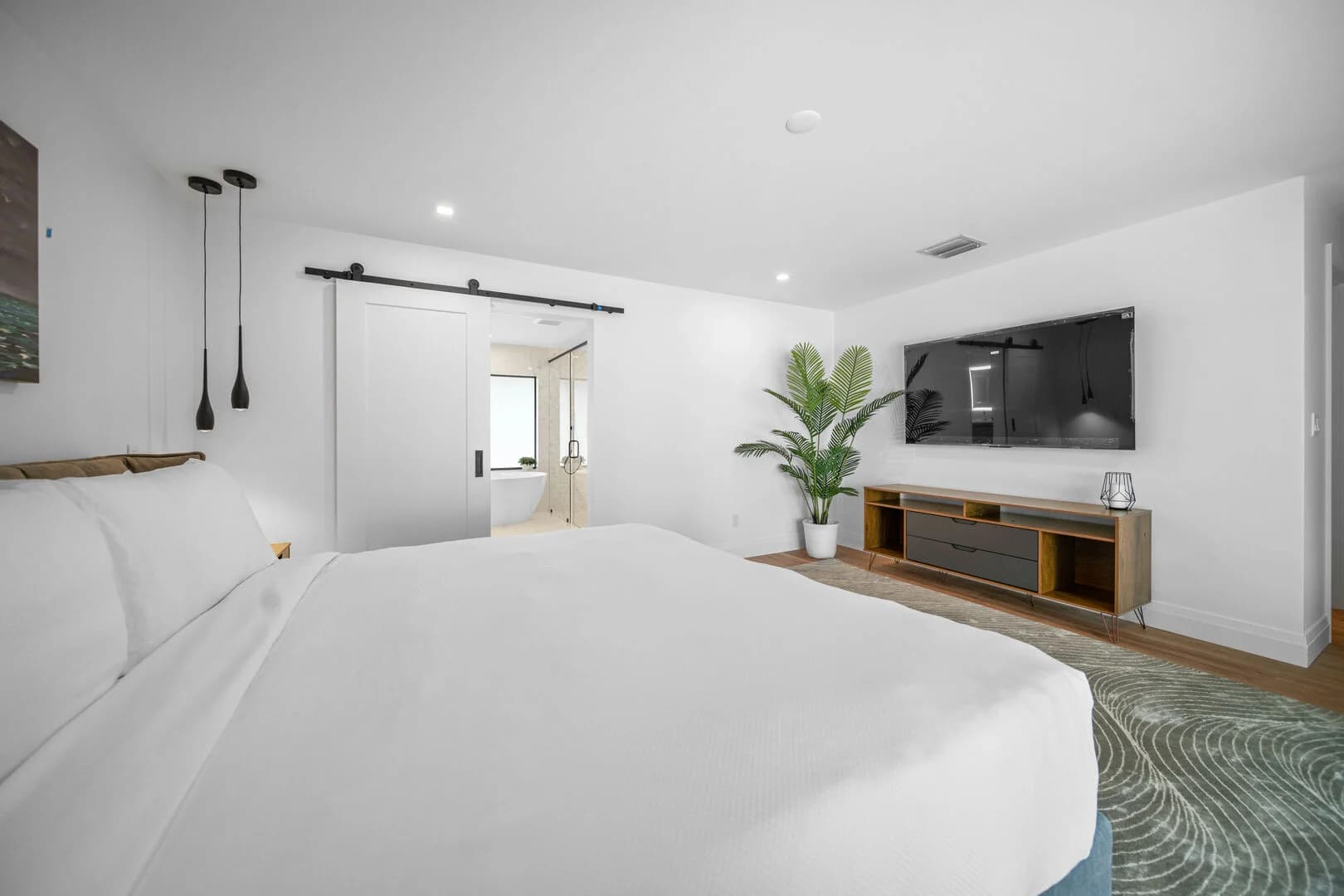 Waters Edge #906 - Image 24