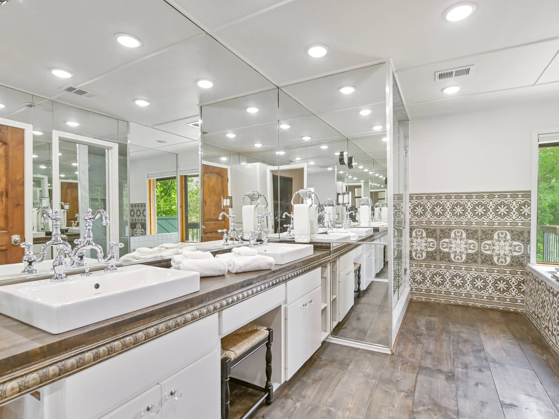 Escape on Lake Travis - Image 43