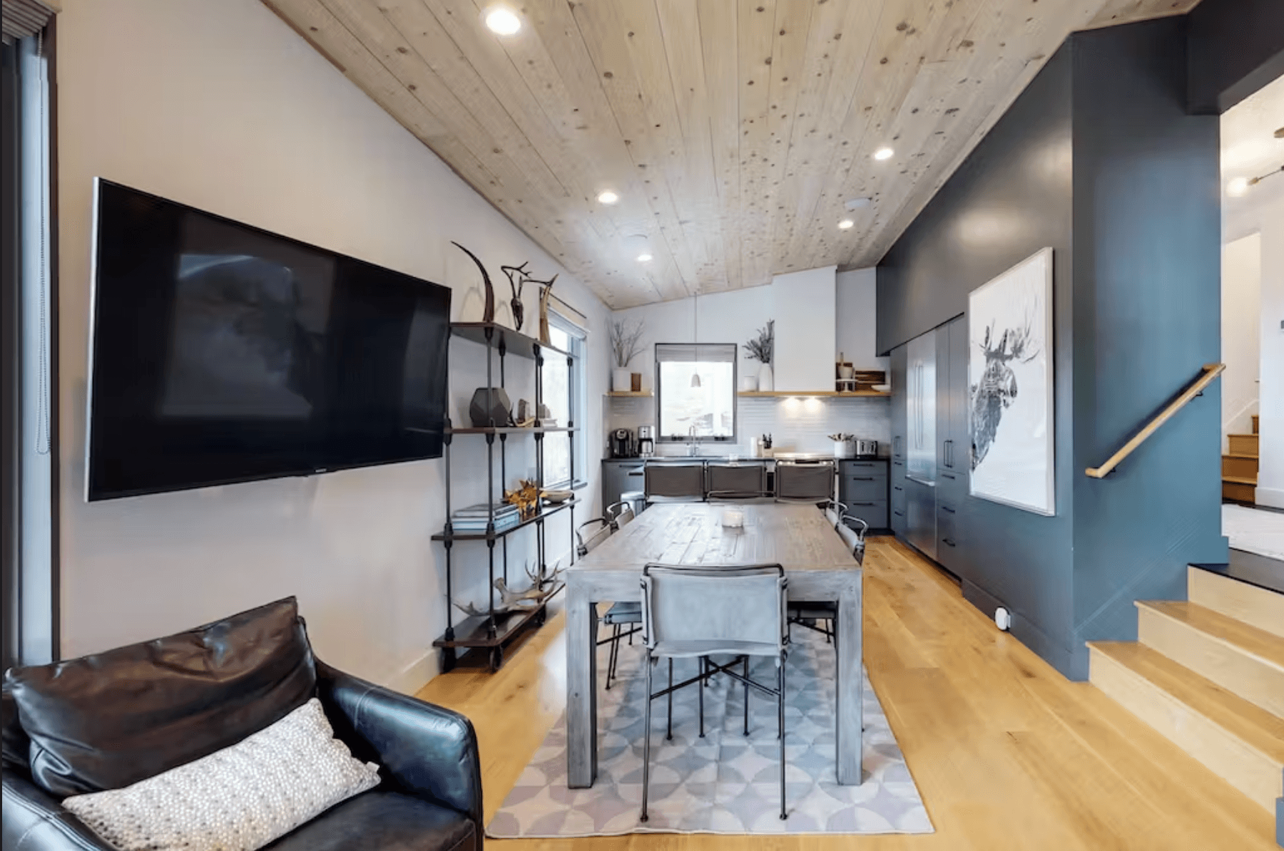 Lake Cabin - Image 6