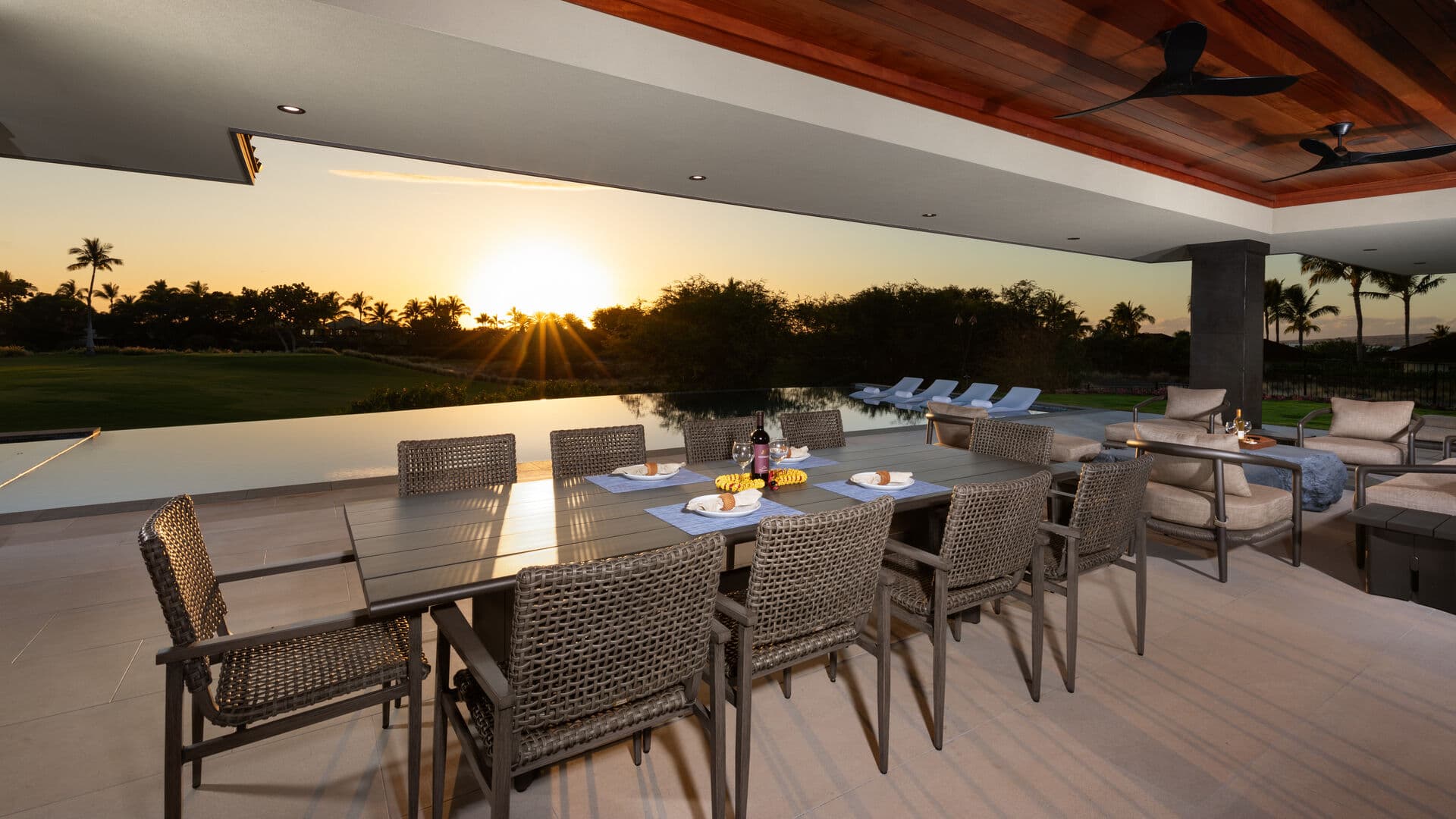 Hawaiian Elegance - Image 62