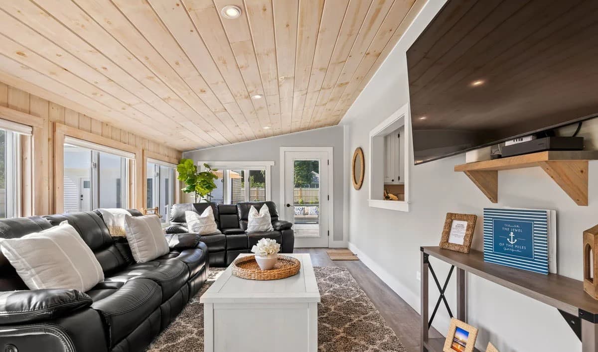 Jewel of the Miles - Image 4