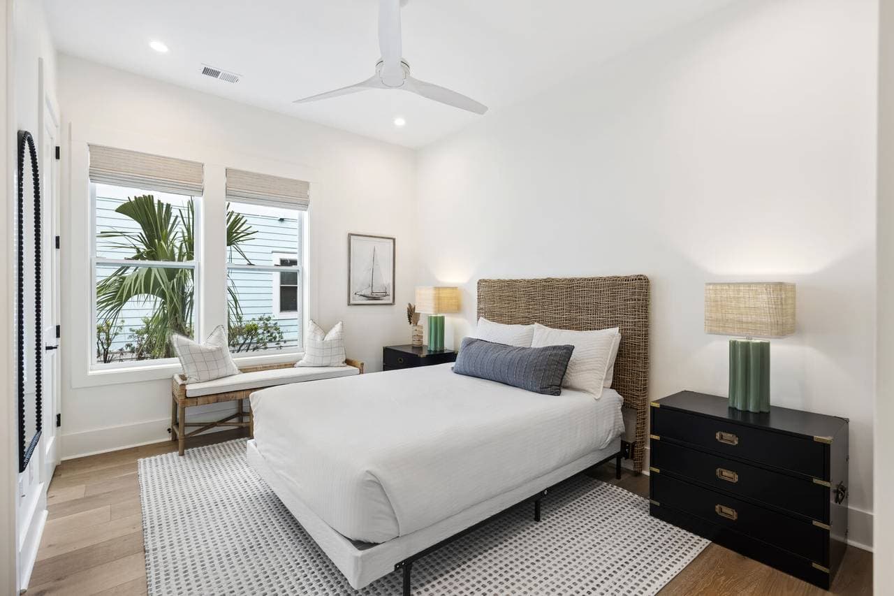 Yacht Harbor #10 - Image 16