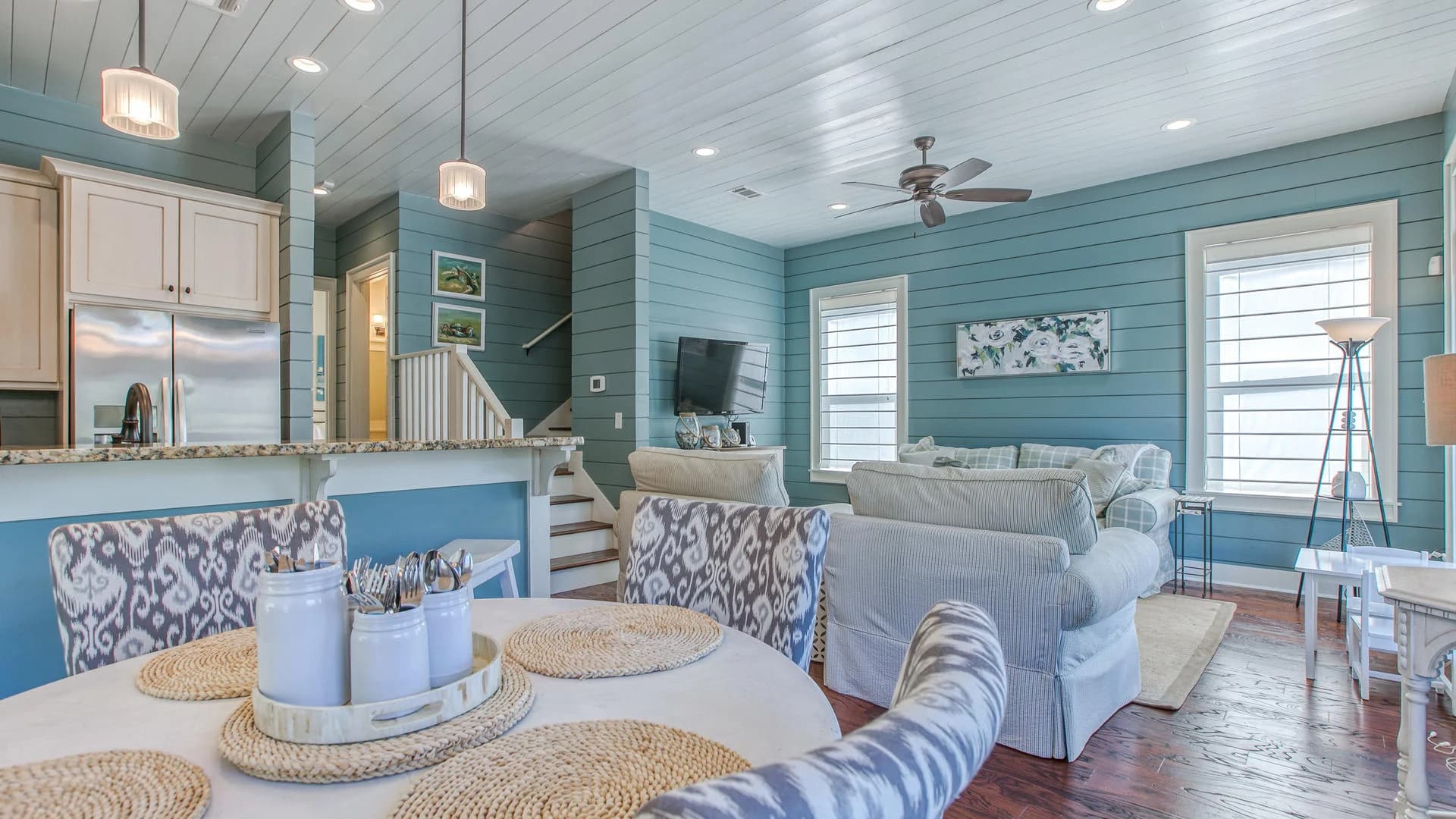 Shades of Blue House - Image 5