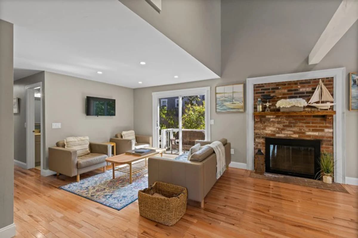 Shore House - Image 1