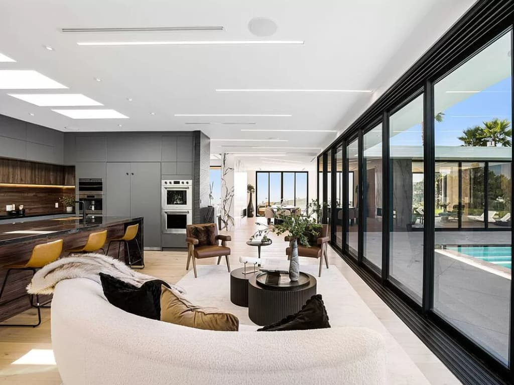 Monarch Modern - Image 9