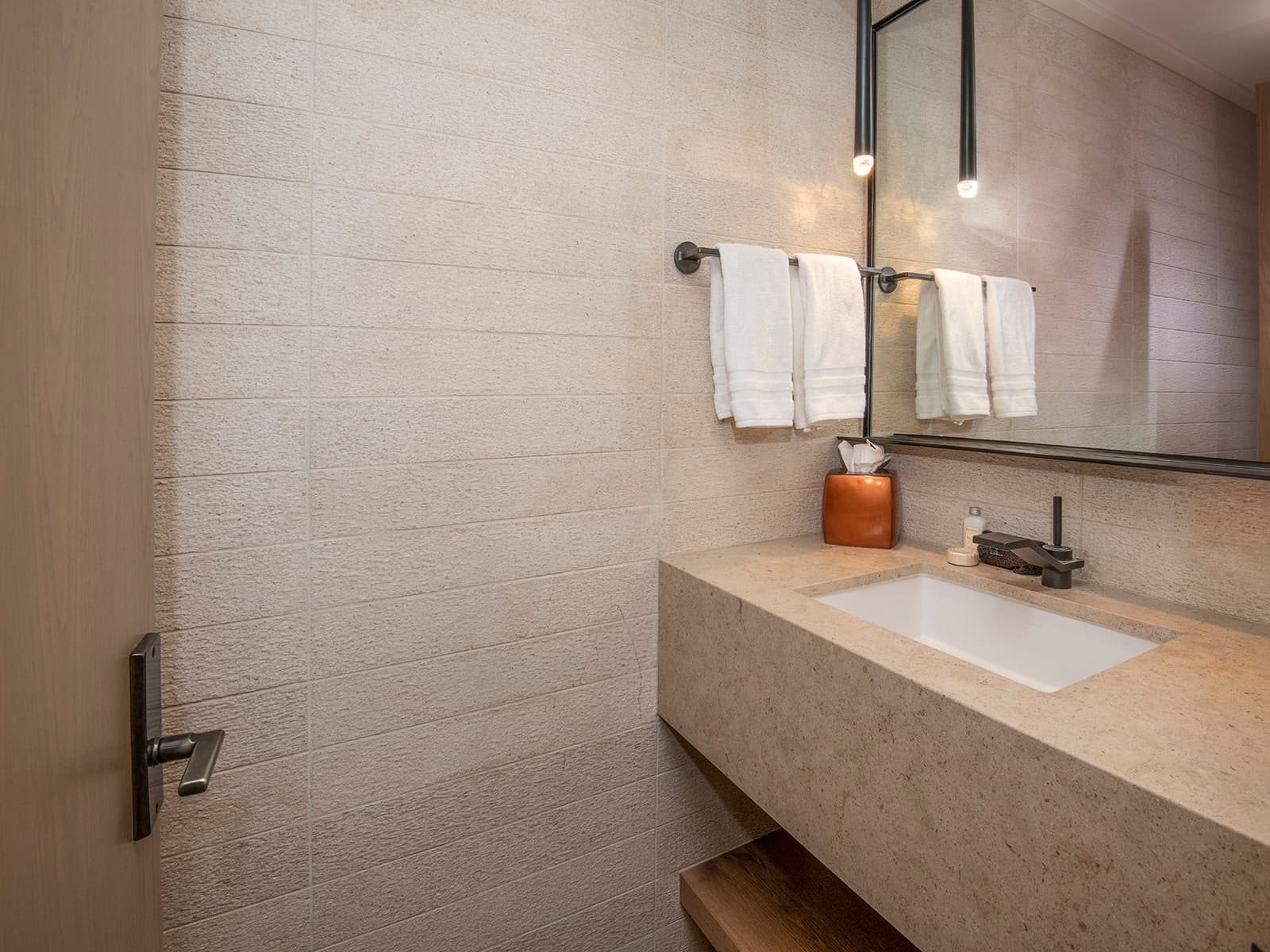 Red Lion Penthouse - Image 4