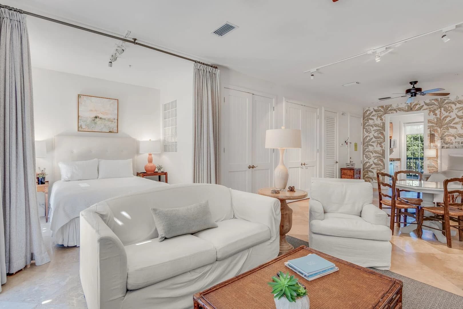 Crown Studio - Image 4