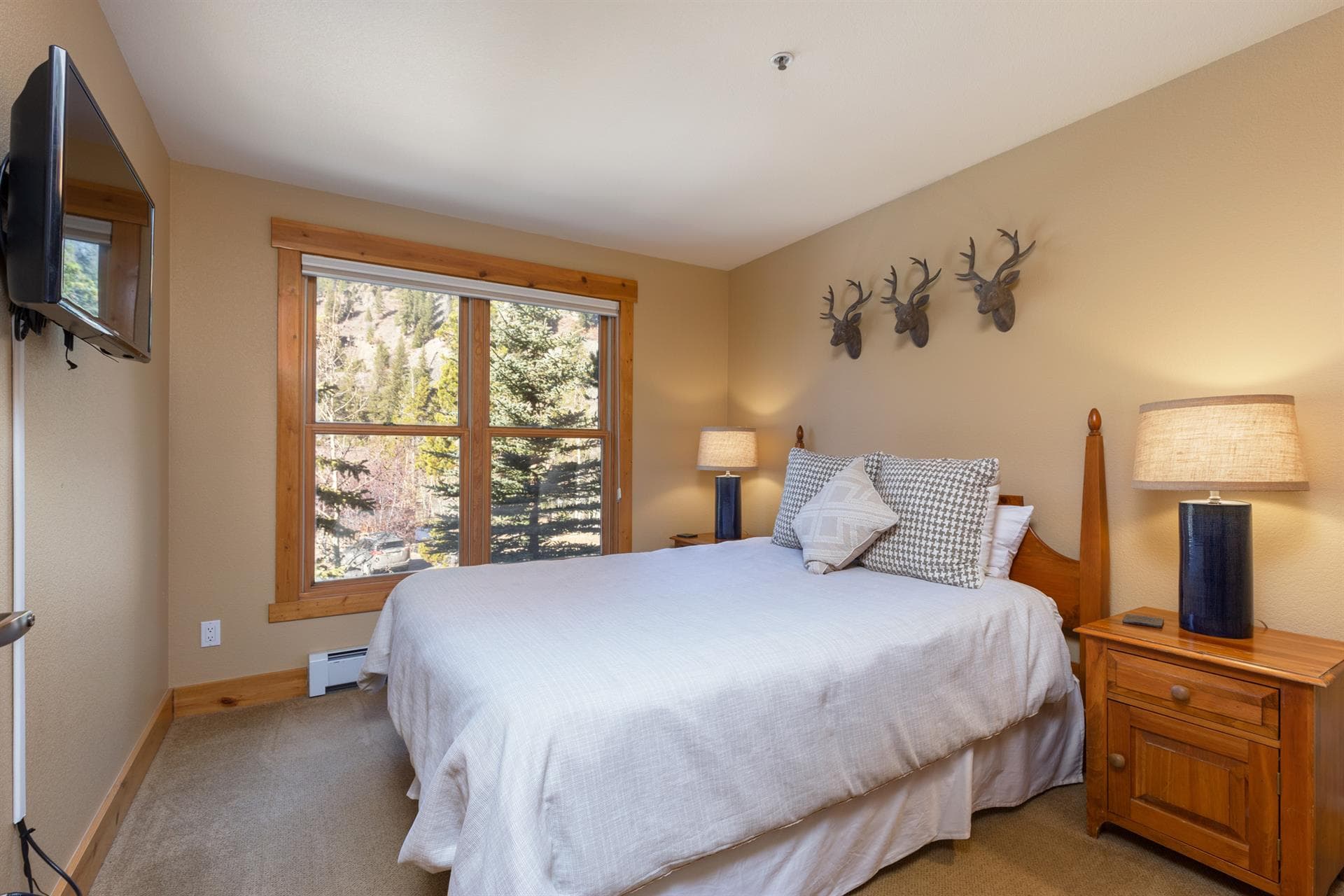 Treetop Haven Retreat - Image 18