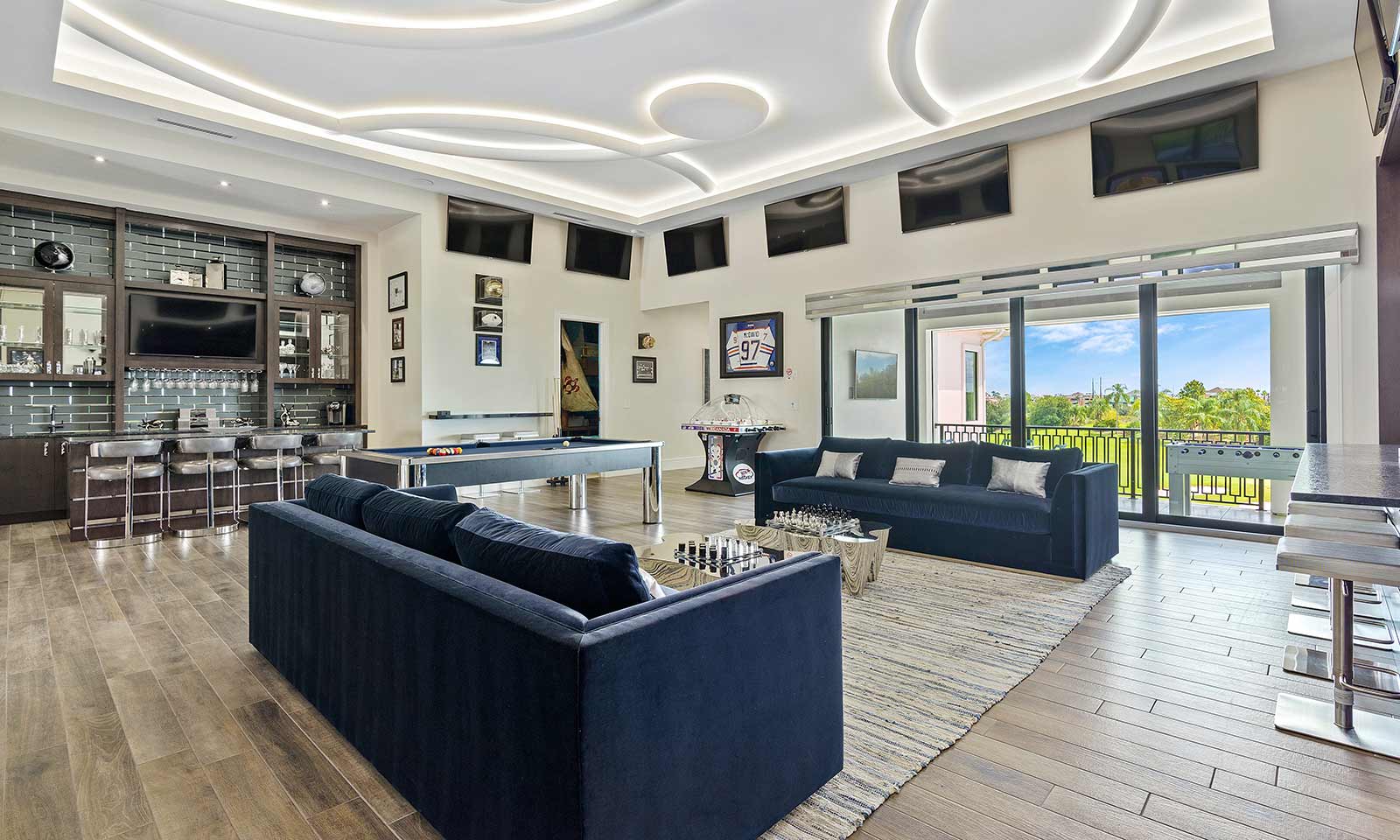 Golden Kissimmee Mansion - Image 2