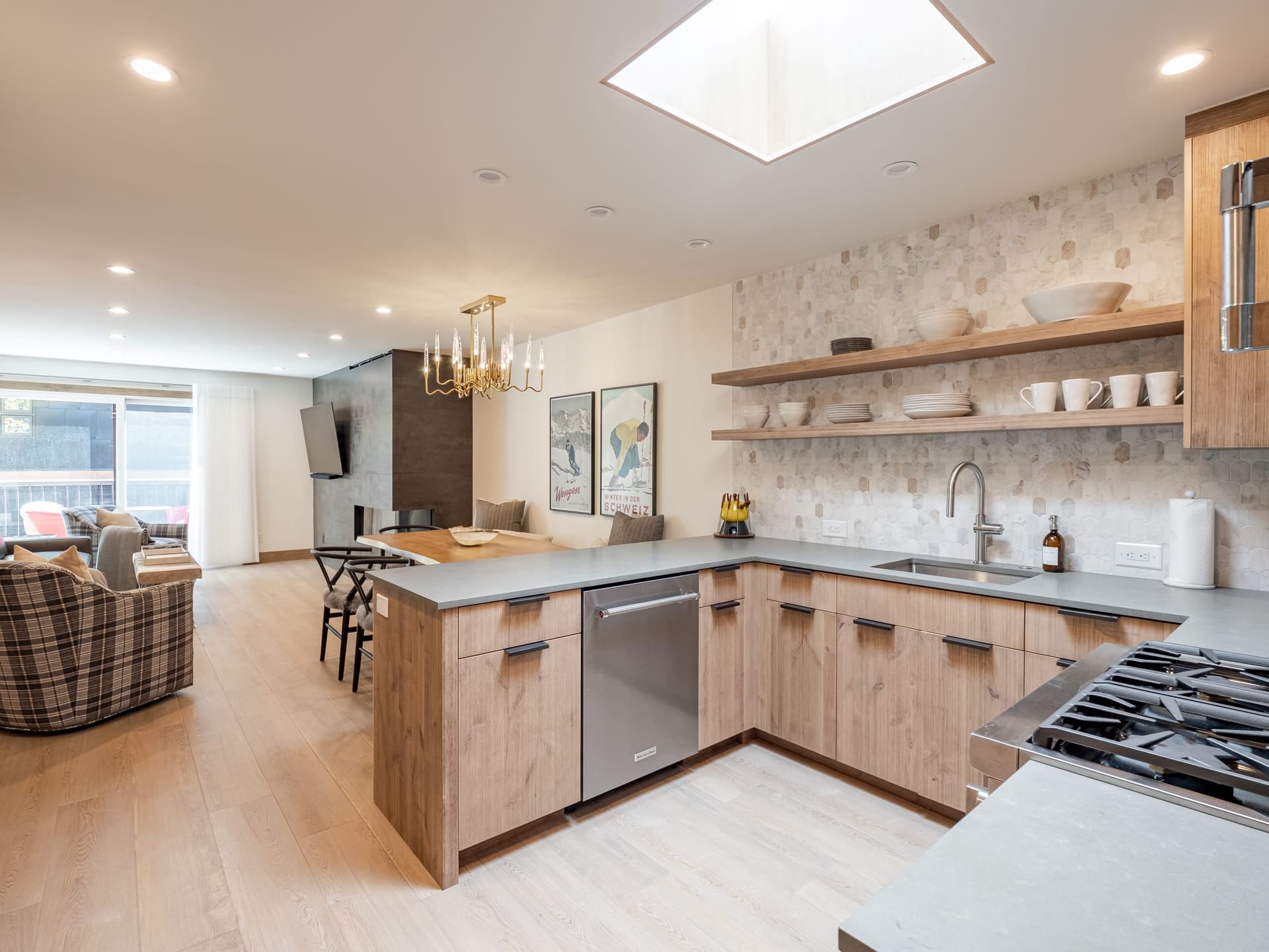 Le Petite Alps - Image 2