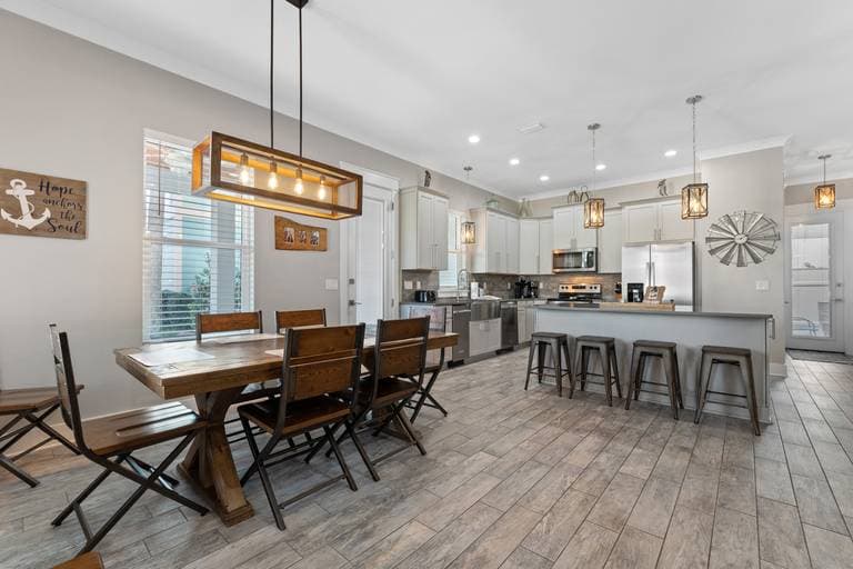 Aquaholic House - Image 3