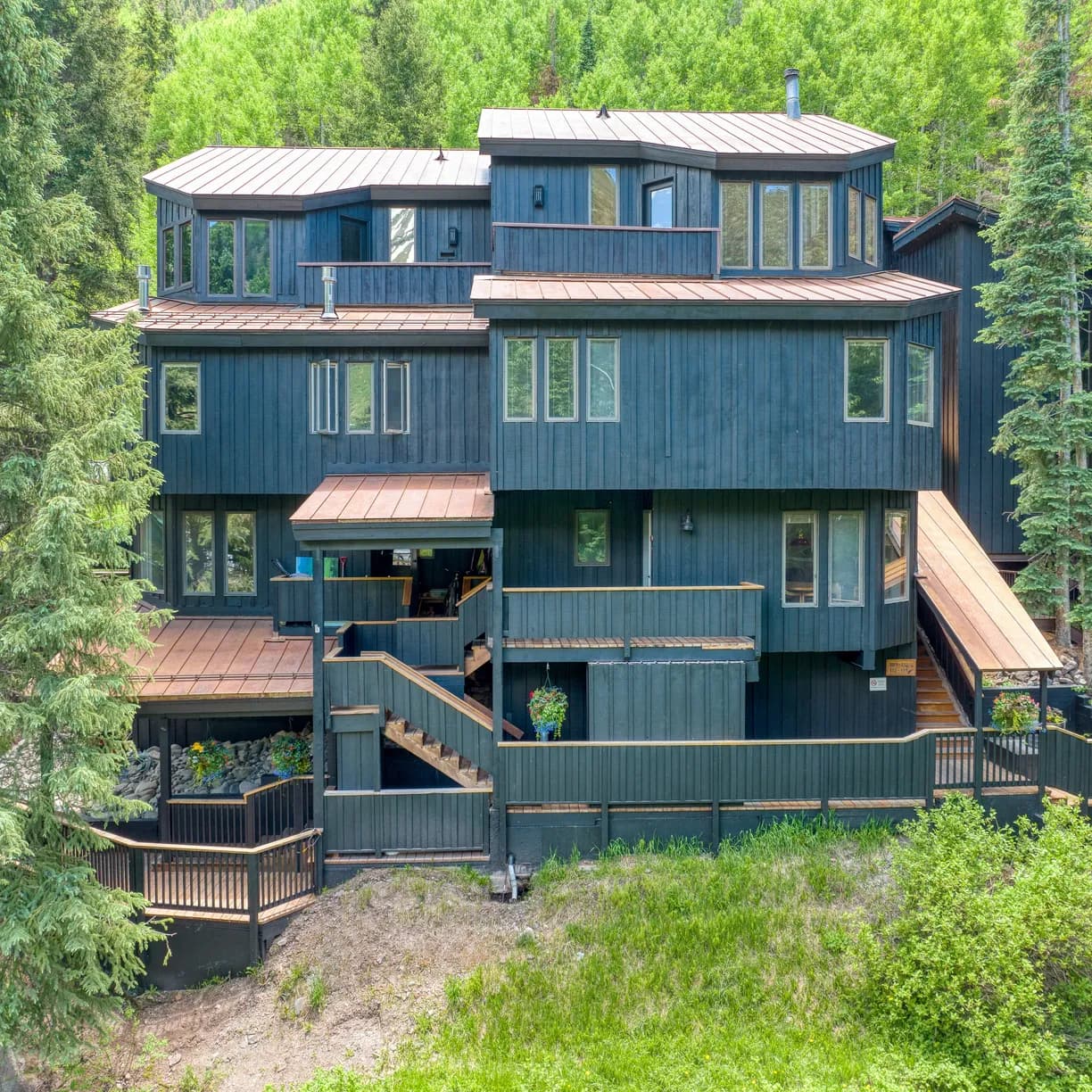 Manitou Riverhouse #115 - Image 2