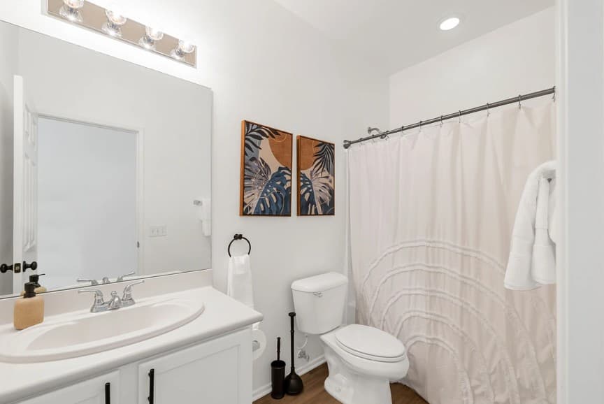 Sunny Palms - Image 17