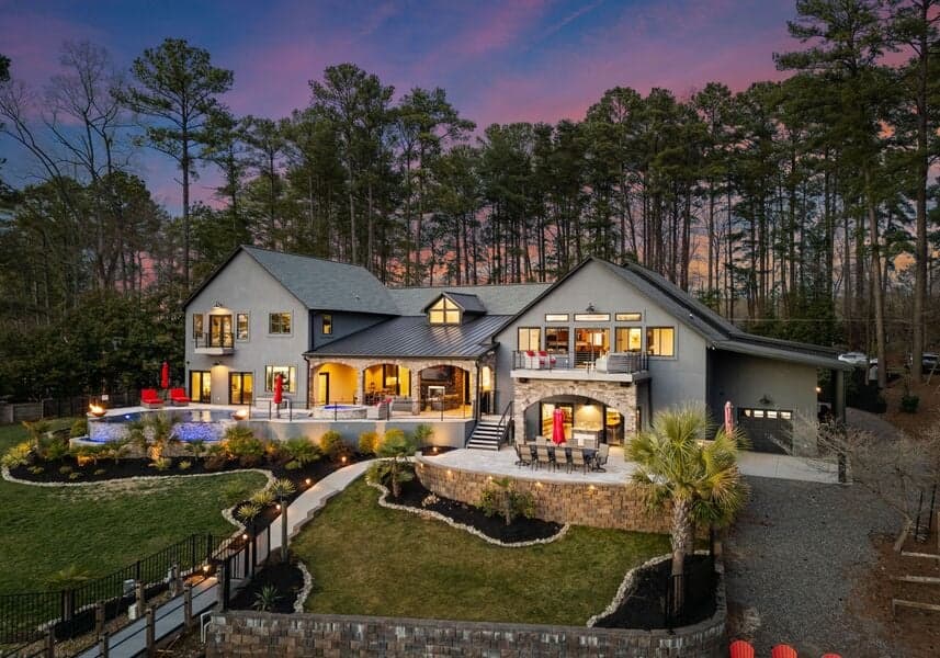 Lucent Sunset Retreat - Image 1