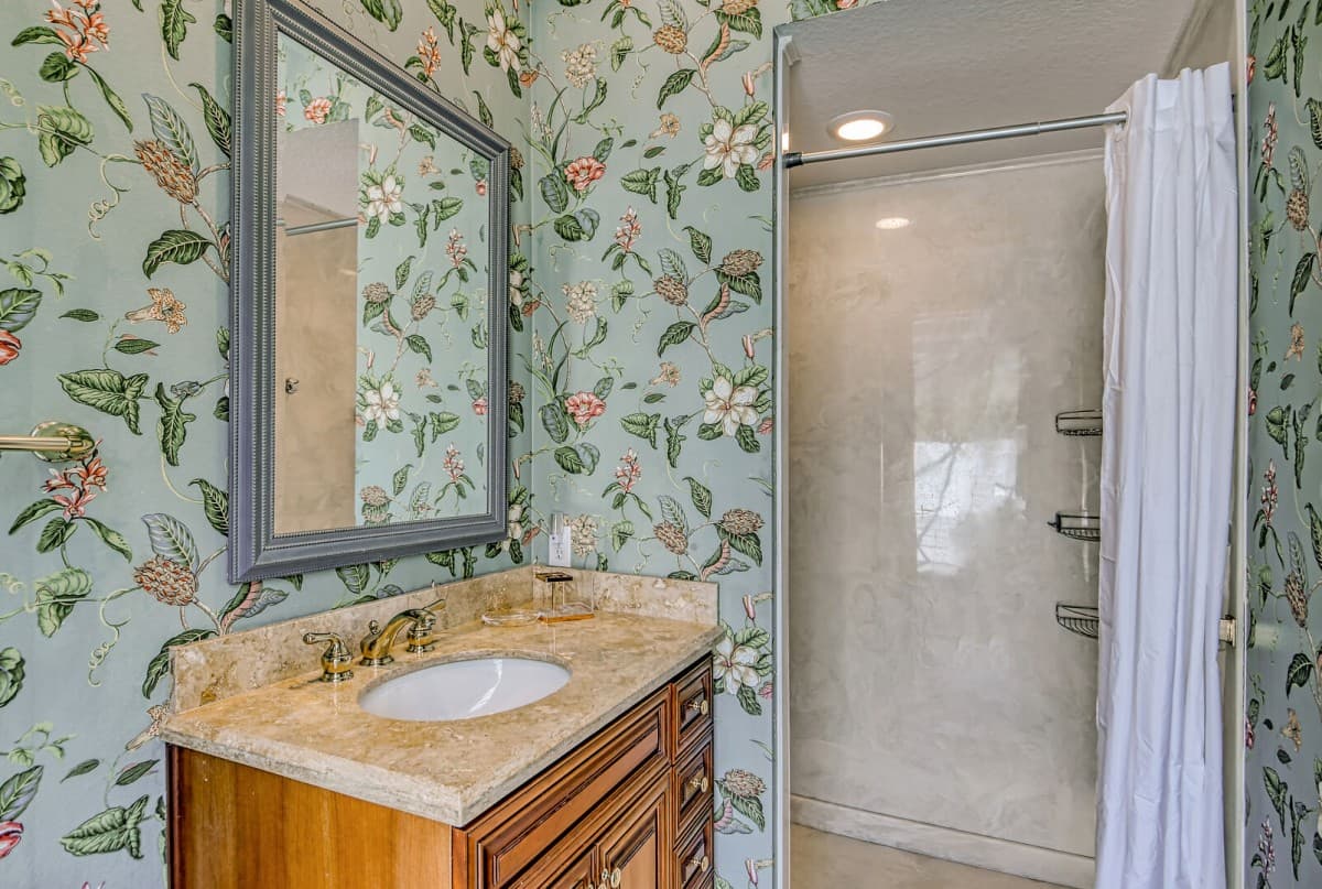 Sunburst Courtyard - Image 26