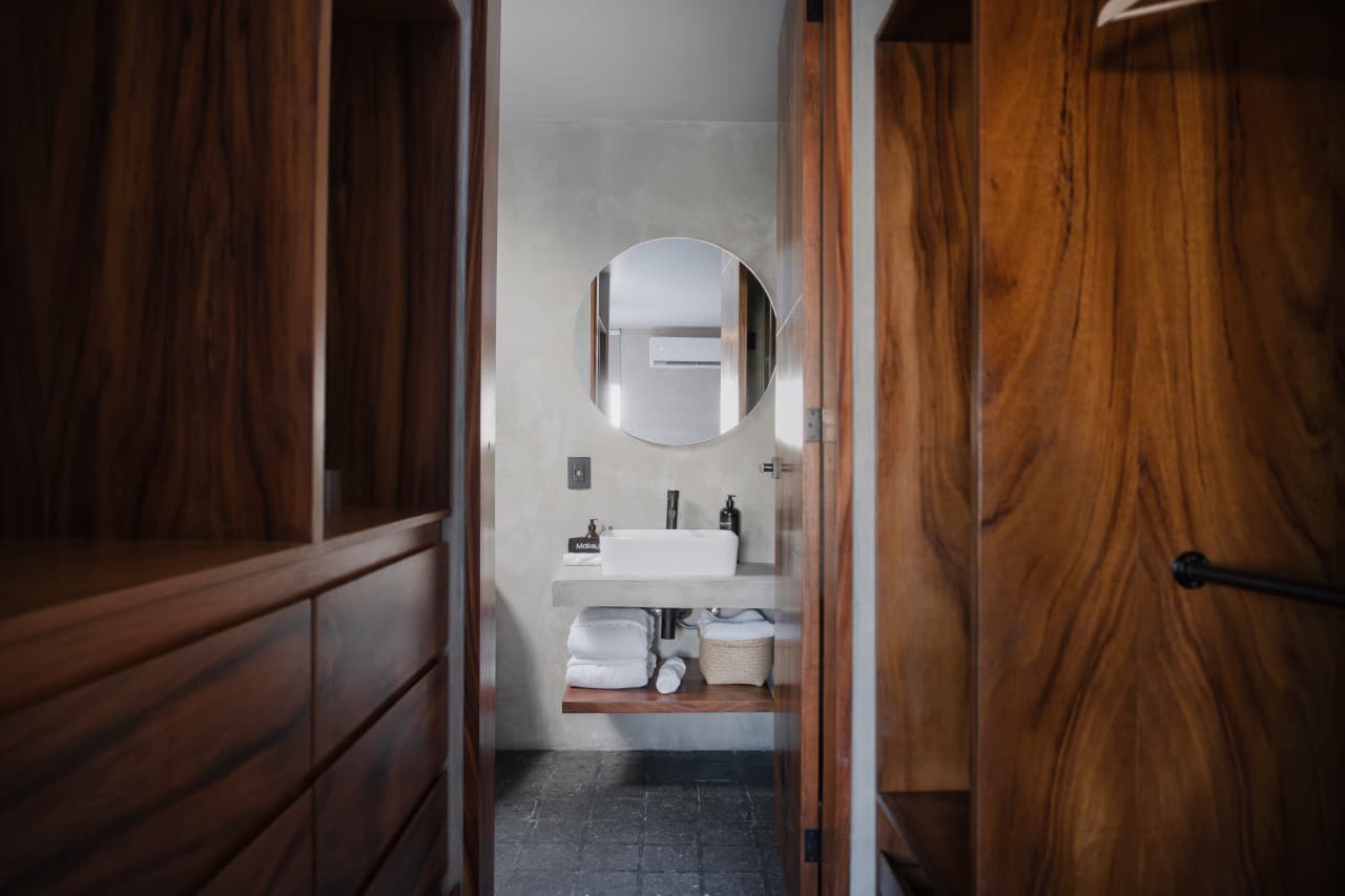 Luxe Jungle Loft - Image 14