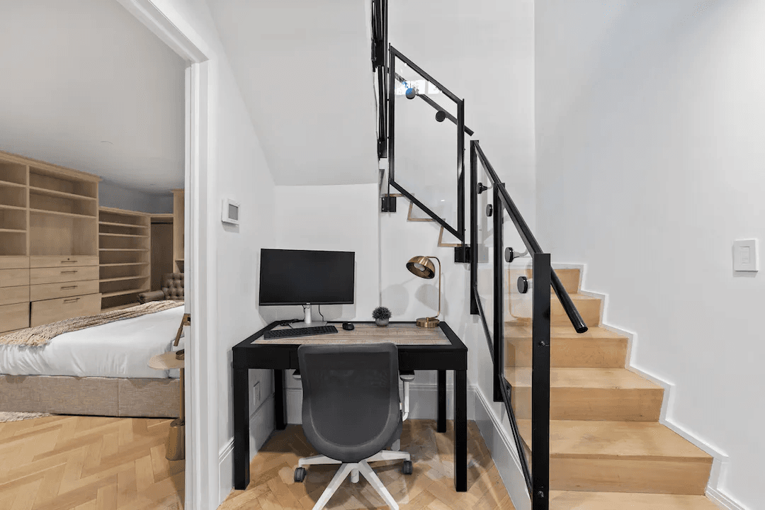 Clinton Home - Image 4