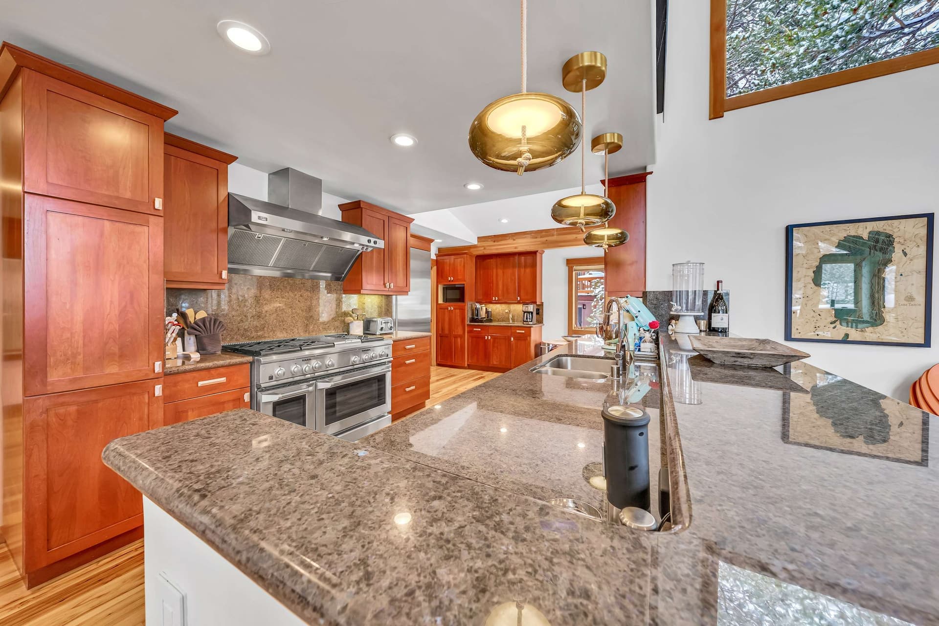 Stunning Mountain Gem - Image 6