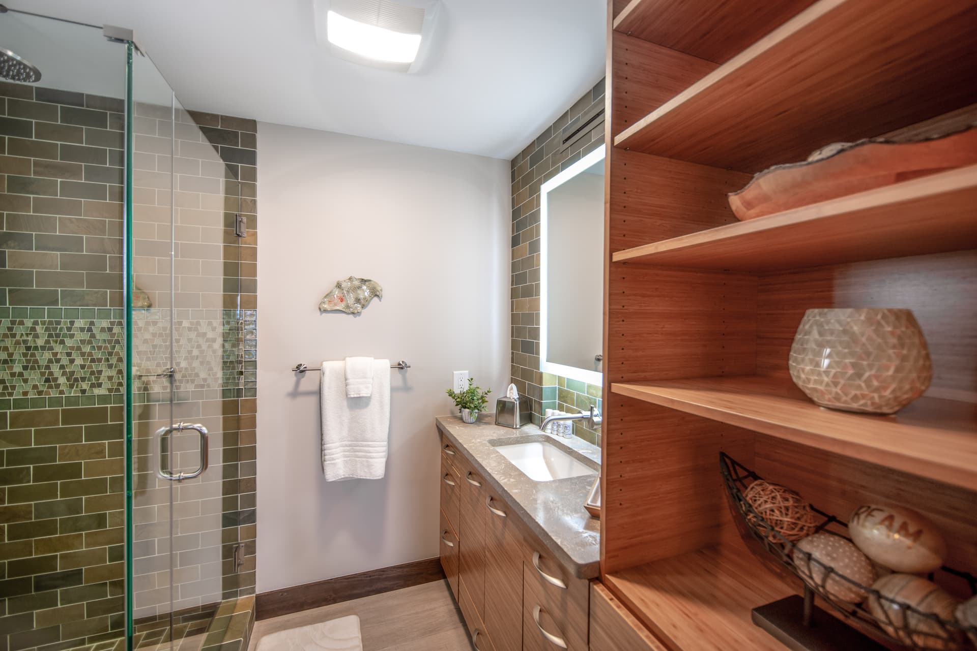 Kona Seaside Yacht Villa - Image 10