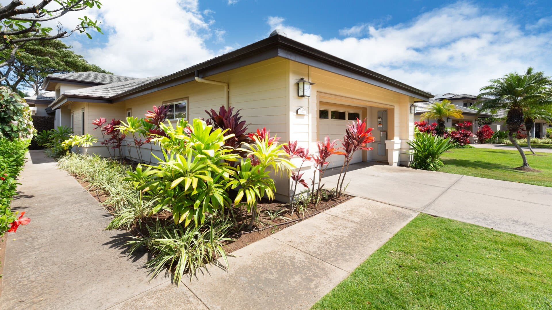 Hale Kanani - Image 42