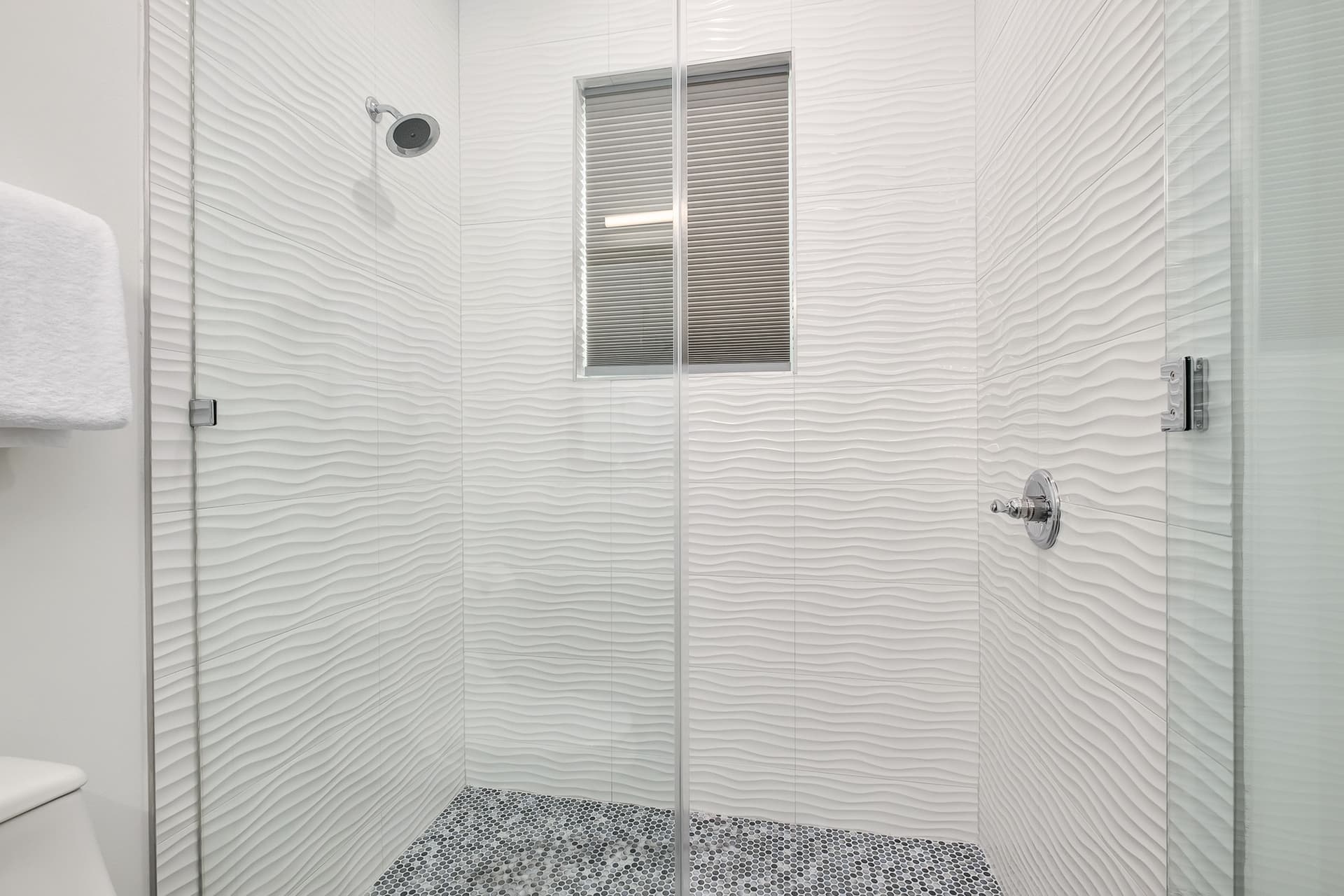 Emerald Palms - Image 45