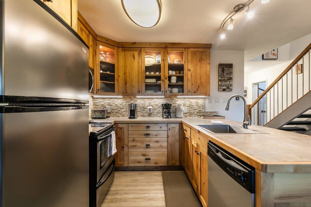 Stylish Carnelian Townhome - Image 8