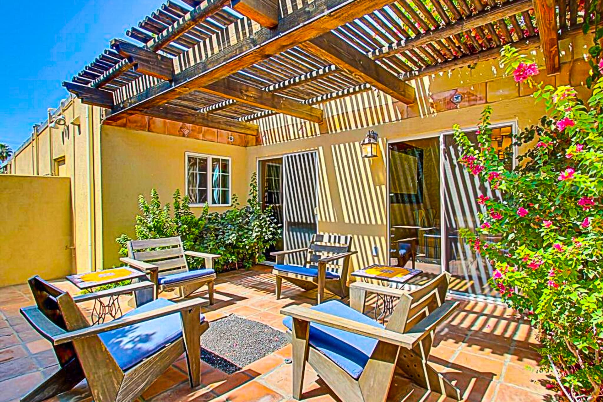 Club 1070 Home - Image 26