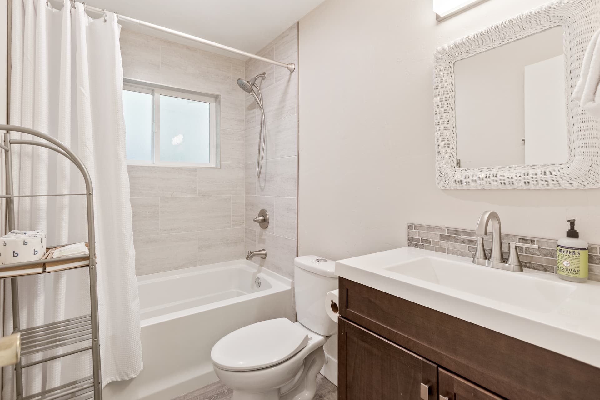 Mica Bay Serenity Cabin - Image 14