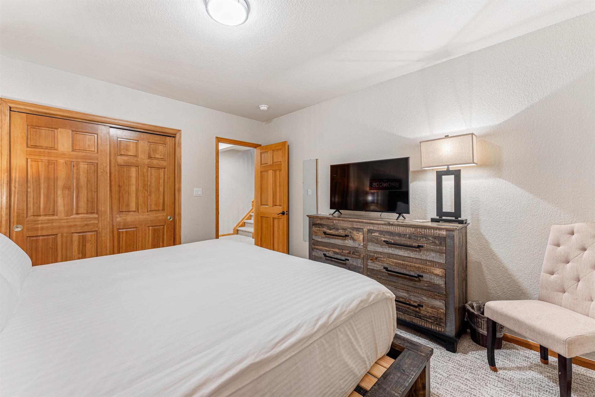 Burgundy House - Image 55