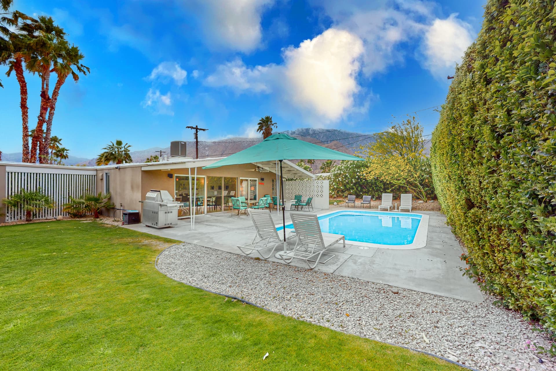 Six Palms Home - Image 22