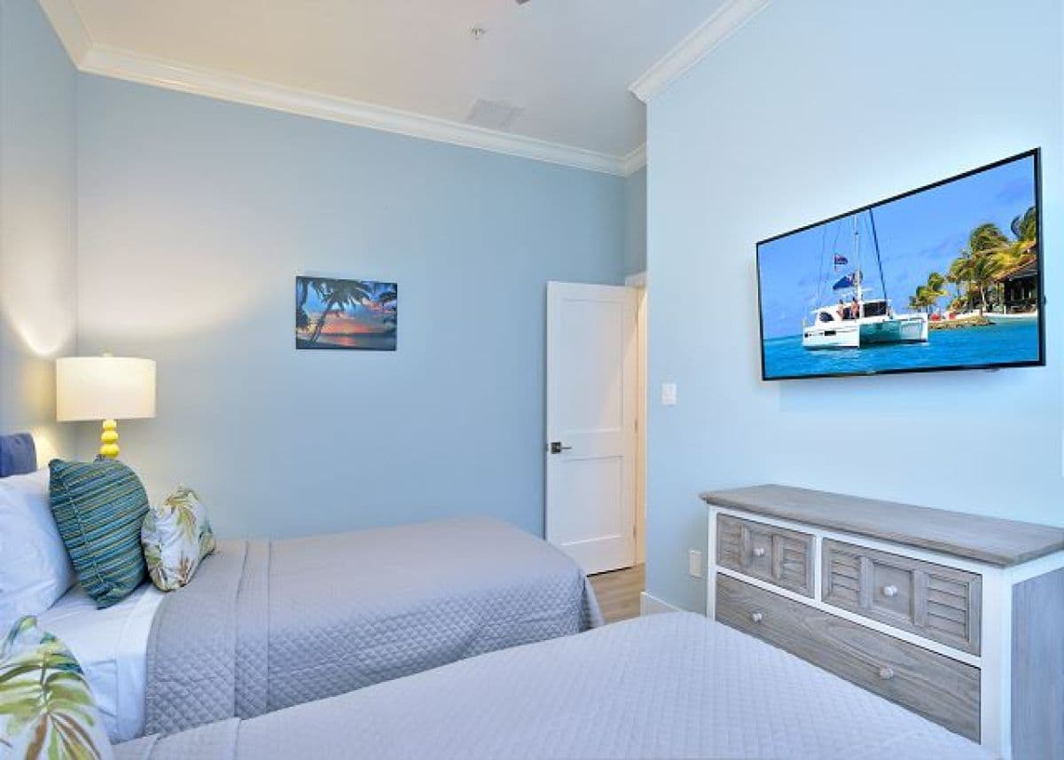 Upper Bayview South - Image 11