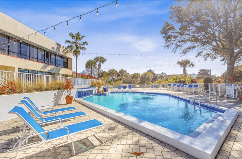 Hook’s Villa - Image 3